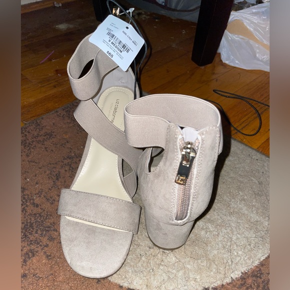 Ladies super cute low heels size 9 womens $40 - Picture 3 of 7